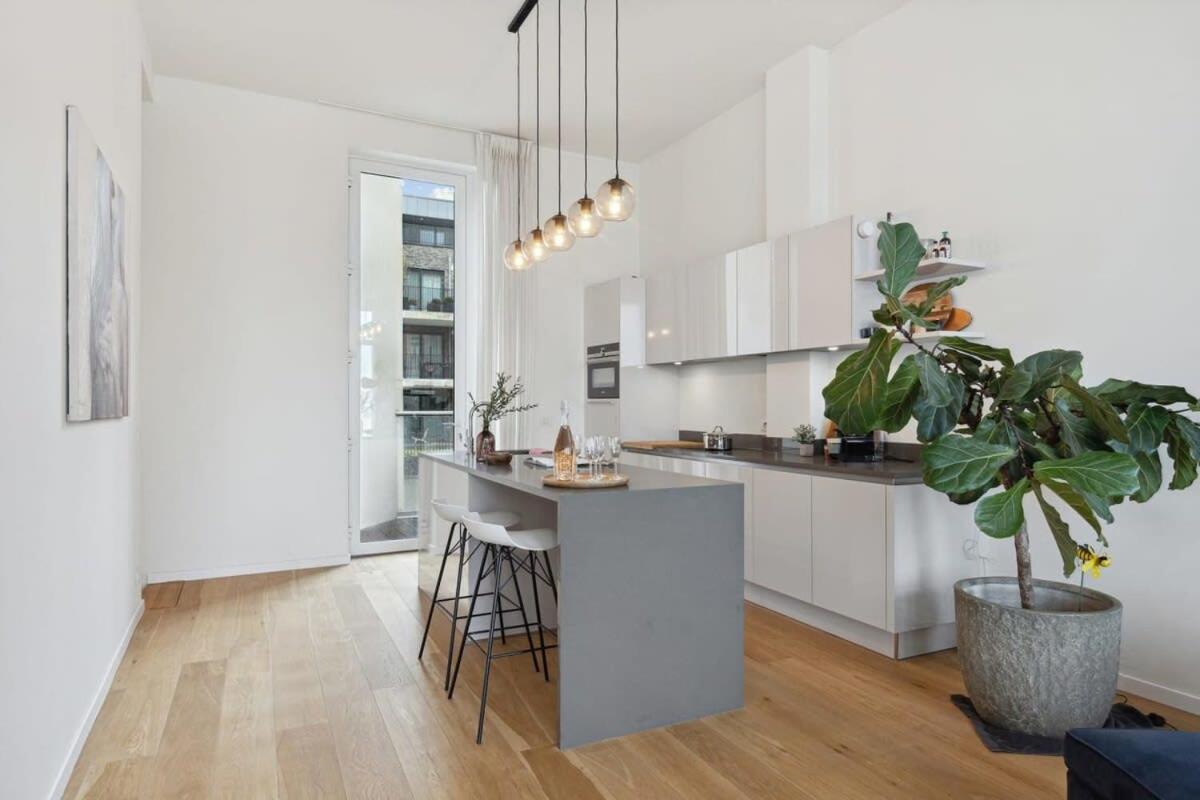 Bright Waterfront Apartment Антверпен Екстериор снимка